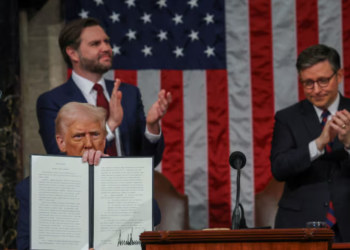 トランプ大統領、施政方針演説で減税延長と関税強化を宣言 – 米経済への影響は?